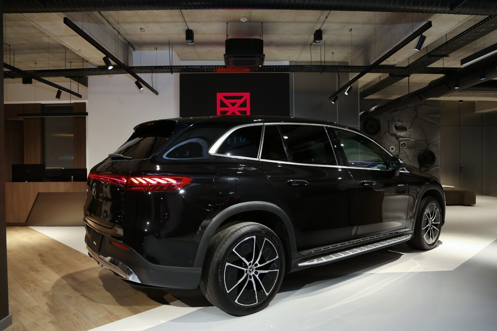 Mercedes-Benz EQS SUV