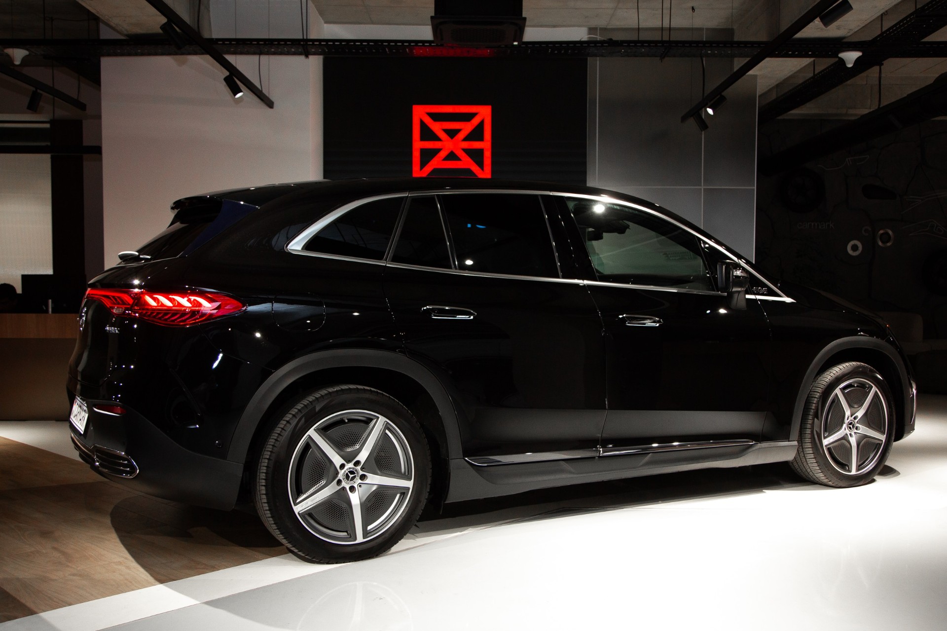 Mercedes-Benz EQE 350 SUV