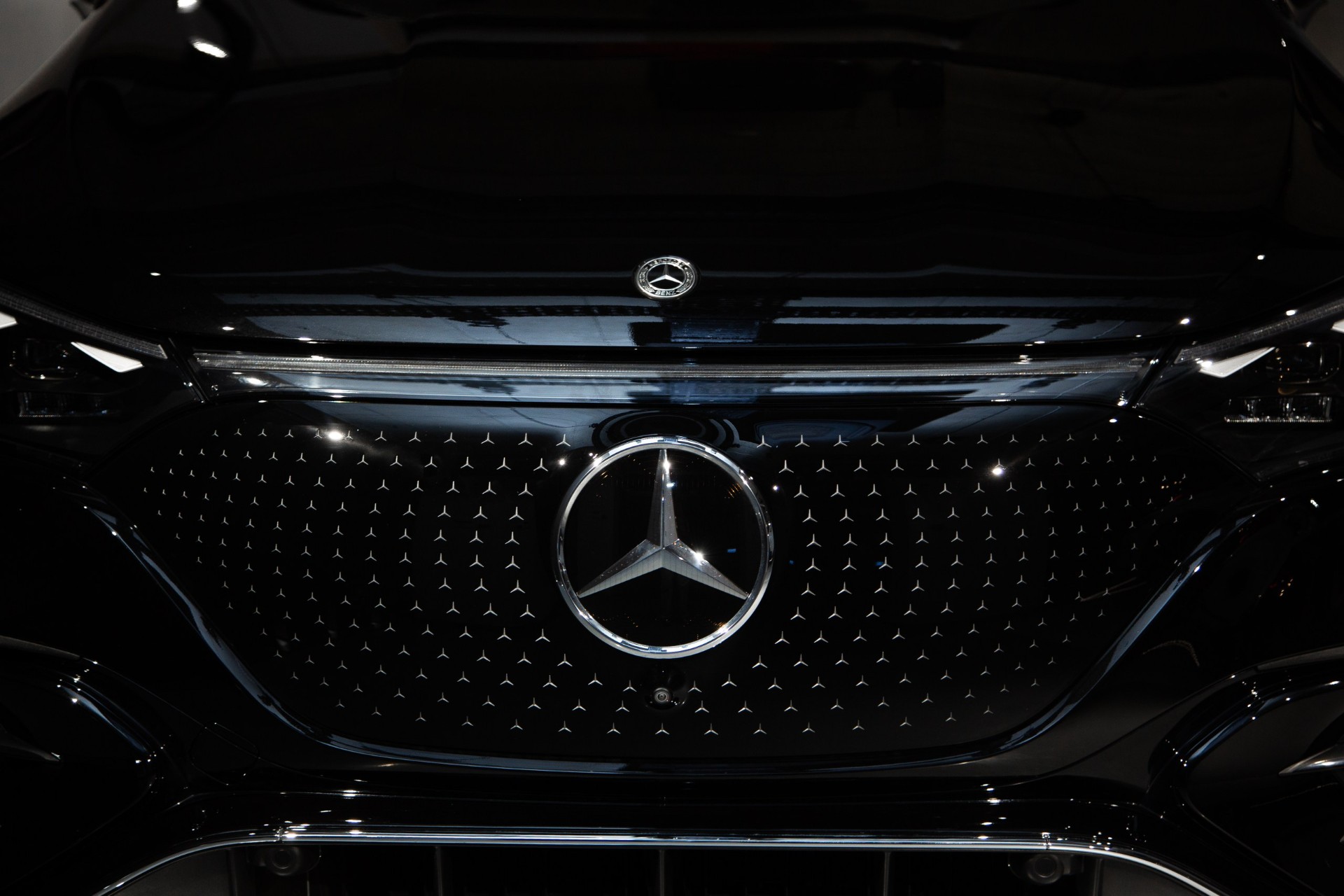 Mercedes-Benz EQE 350 SUV