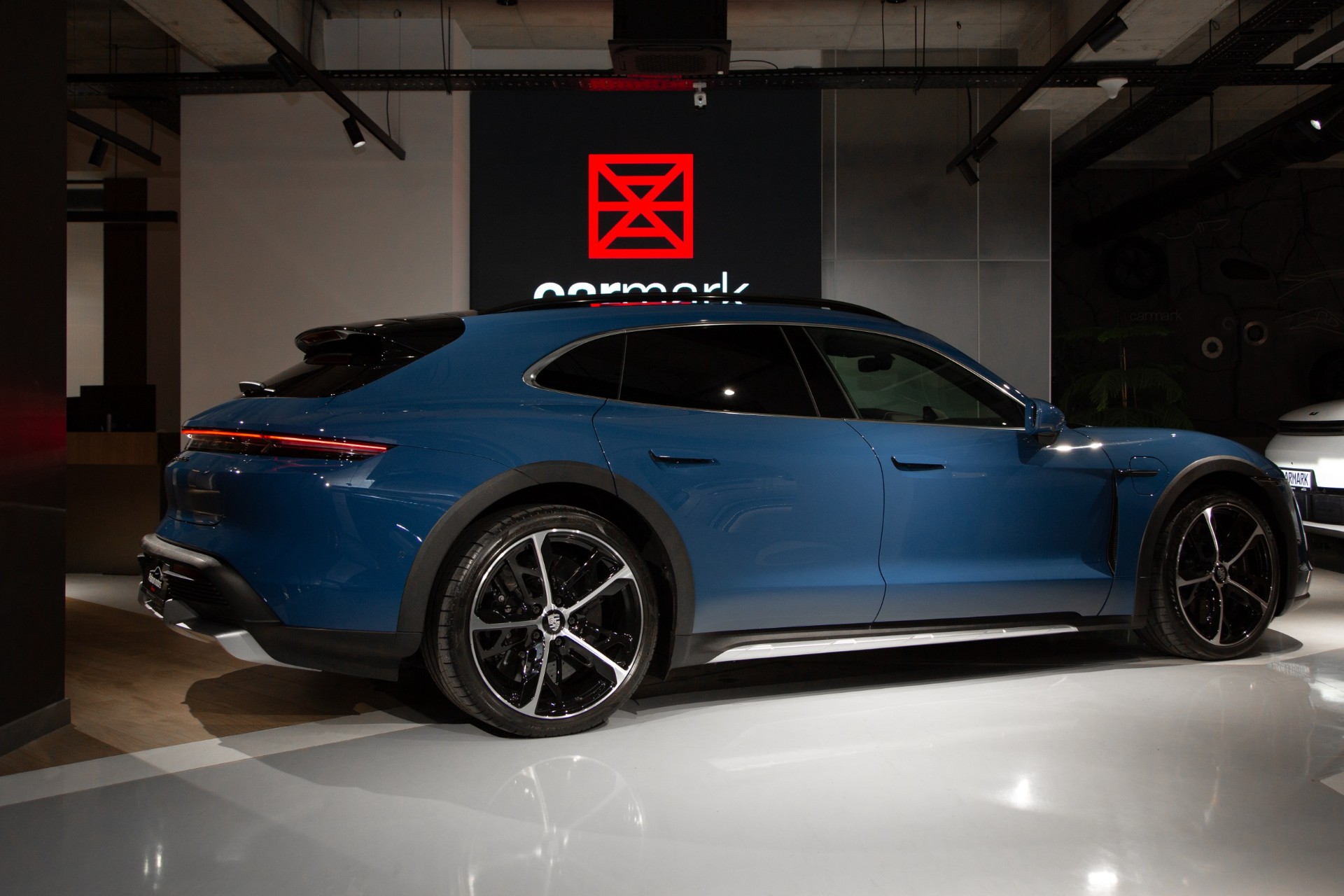 Porsche Taycan Turbo Cross Turismo
