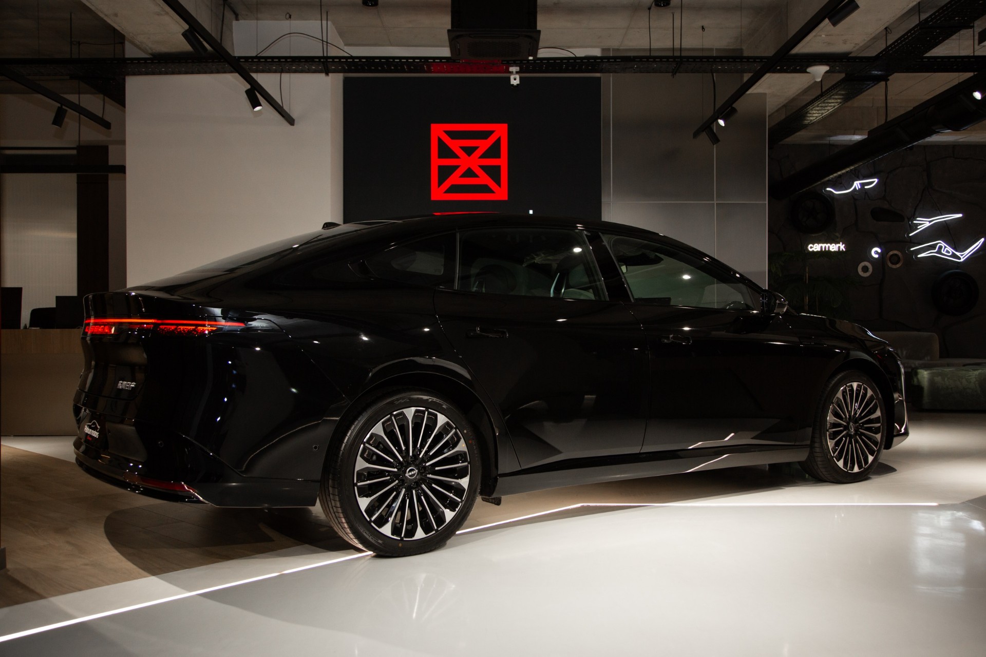 Nissan N7 Max